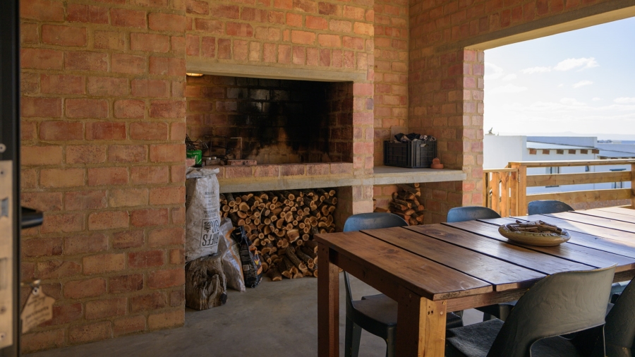 2 Bedroom Property for Sale in Struisbaai Western Cape